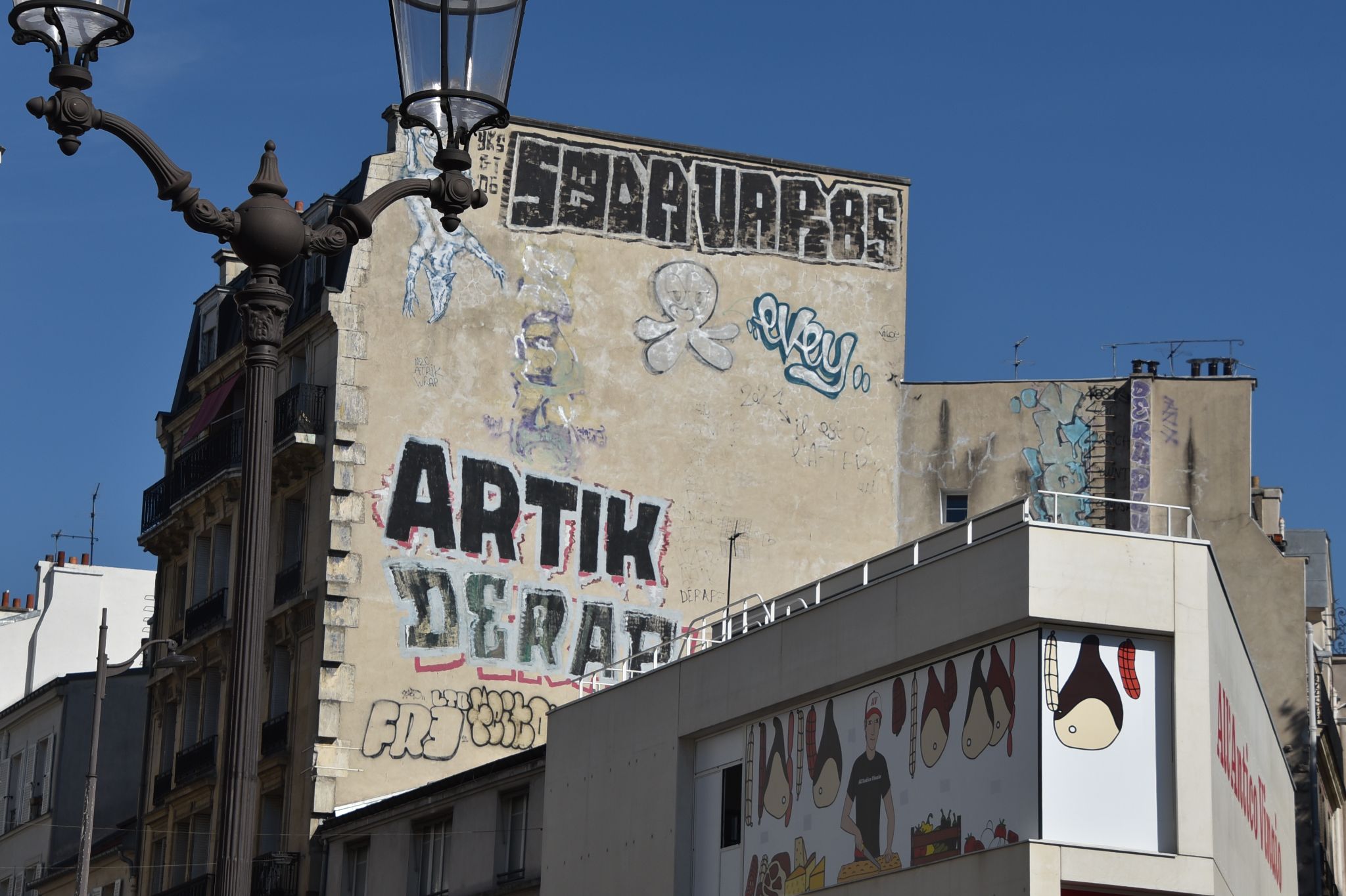 Graffiti everywhere!